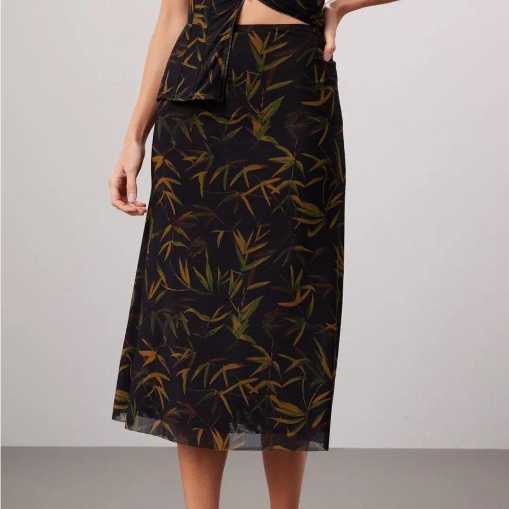NWOT WeWoreWhat Fitted Print Mesh Skirt Size Small